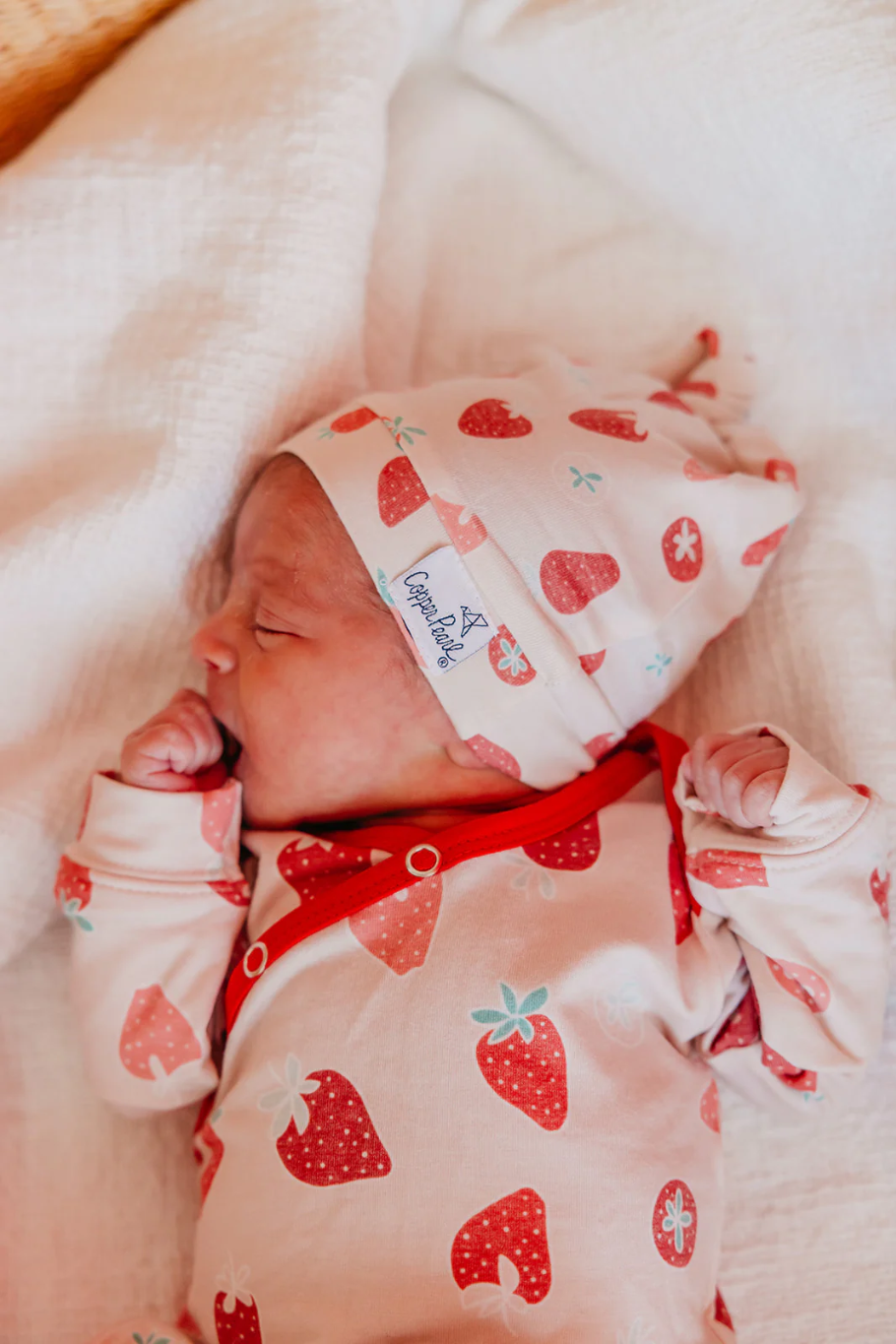 Copper Pearl Strawberry Knot Hat 0-4m